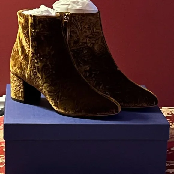 NWT Aquazzura Brown Velvet Ankle Boots size